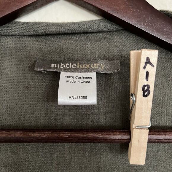 Subtle Luxury Open Front Draped Eyelet Flare Sleeve Cashmere Cardigan SZ M - Picture 2 of 10